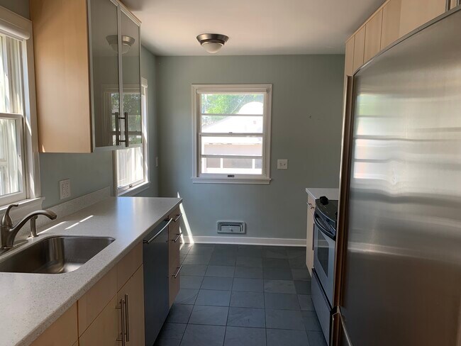 Foto del edificio - 5832 Saint Johns Ave