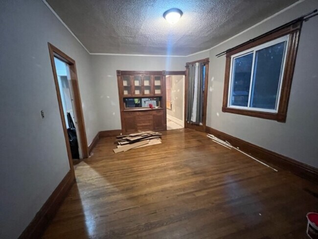 Building Photo - 3605-3607 10th Ave S