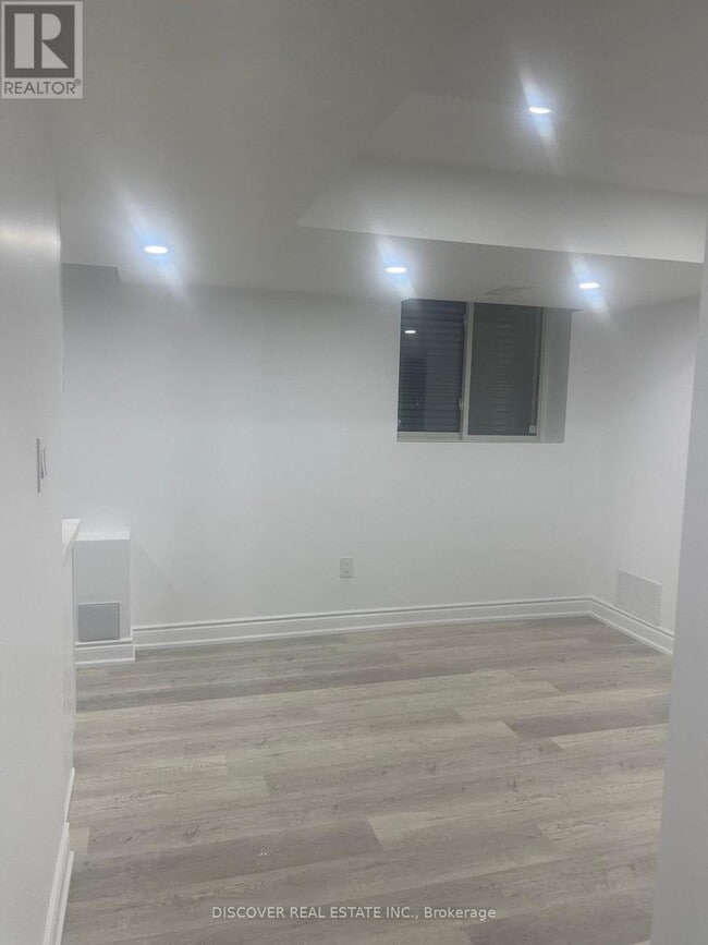 Building Photo - 1569 Pennel Dr