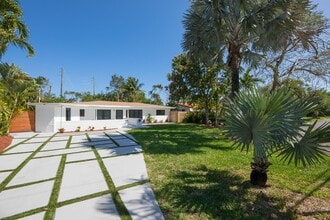 Building Photo - 3000 NE 21st Terrace