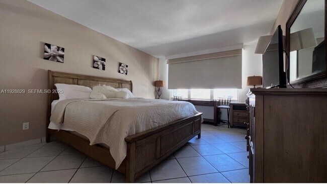 Foto del edificio - 5161 Collins Ave