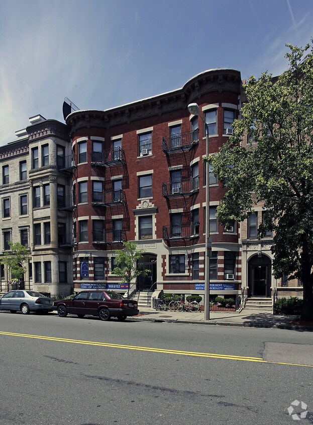 Foto del edificio - 59 Westland Ave