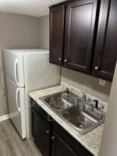 Building Photo - 411 Iowa Ave