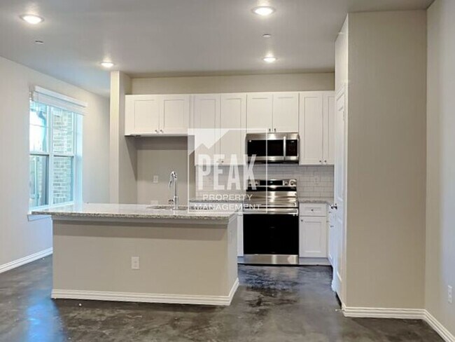 Foto del edificio - BRAND NEW Willow Crossing Townhomes for Re...