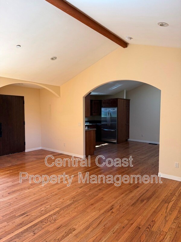 Foto del edificio - 66 E Carmel Valley Rd