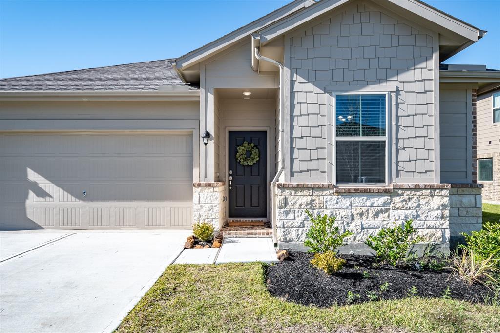 606 Little Cypress Ln, Mont Belvieu, TX 77523 House Rental in Mont