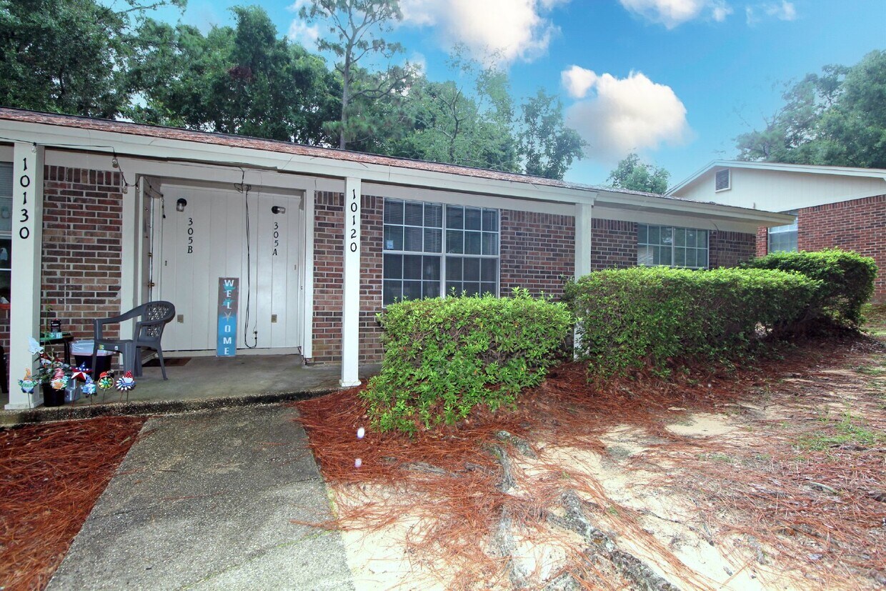 Primary Photo - Move in ready 2 bed/1.5 bath Duplex ~ Pet ...
