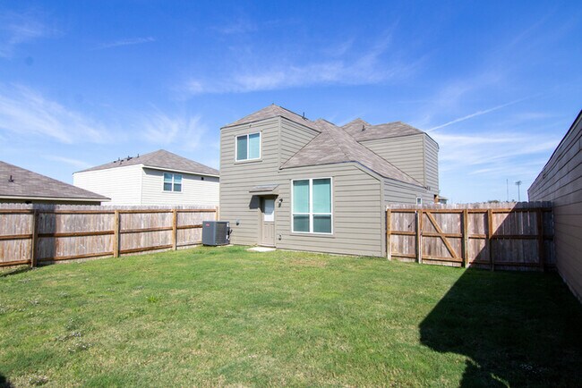 Foto del edificio - 5157 Lost Oak Dr