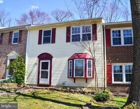 Building Photo - 12345 Woodlawn Ct