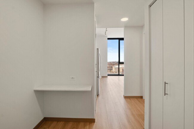 Foto del edificio - 509 N Damen Ave