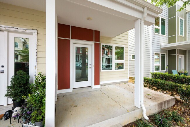 Building Photo - 1206 Porter St