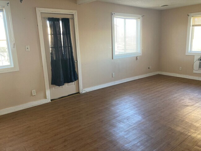 Foto del edificio - Affordable 2-Bedroom Home Near Ankeny