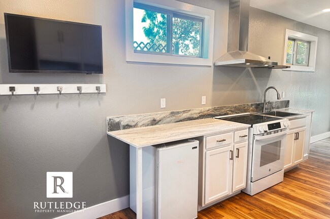 Foto del edificio - Modern Living / Single Furnished Studio / ...