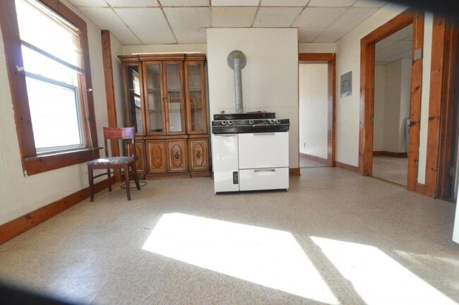 Building Photo - 17 Camp st - Unit 2