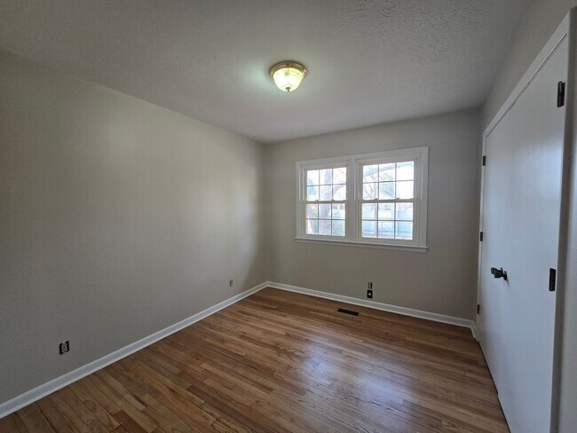 Building Photo - 5426 Silver Pine Ct