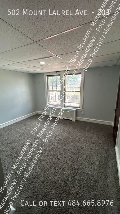 Foto del edificio - 502 Mount Laurel Rd