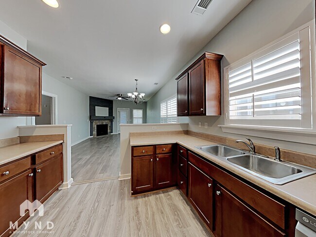 Building Photo - 325 Hathaway Ln