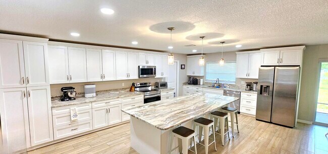 Building Photo - 964 Beechfern Ln