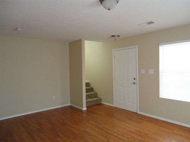 Foto del edificio - 4107 Logan Rd NW