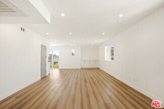 Building Photo - 834 S Shenandoah St