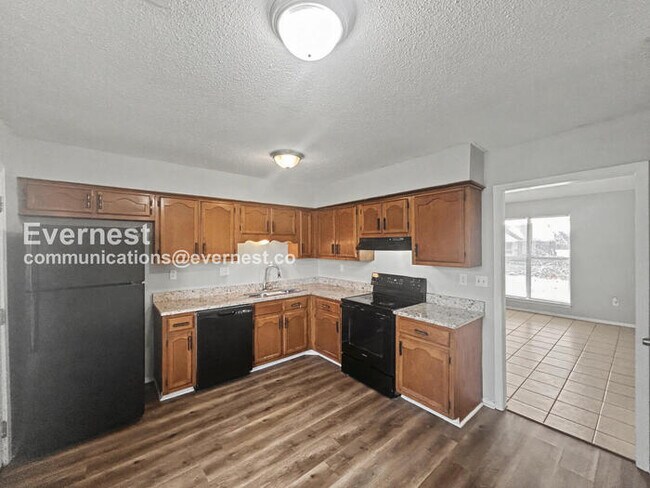 Foto del edificio - 6270 Jamestown Dr