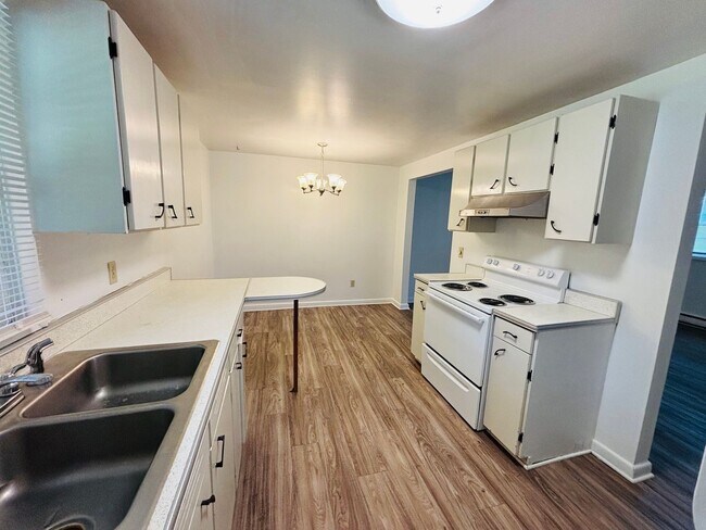 Foto del edificio - 1605 Lark Ln