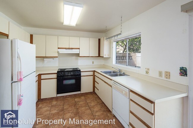 Building Photo - 1182 Nahoku Pl