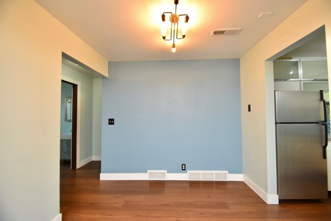 Building Photo - 2 Bedroom 2 Bath Condo in Salt Lake City!