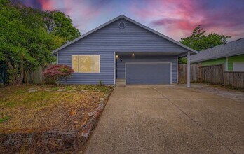 Building Photo - 13922 SE Cora St