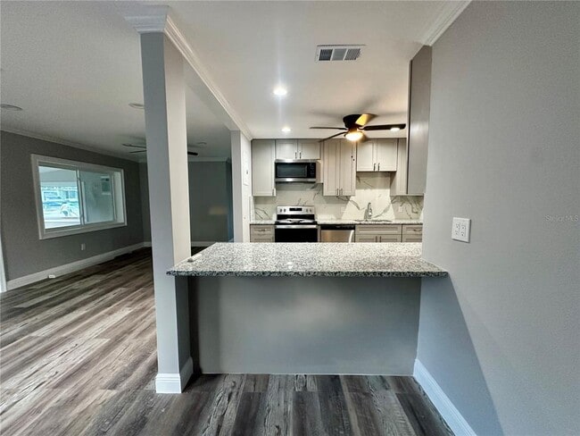 Building Photo - 6032 Sheelin Dr