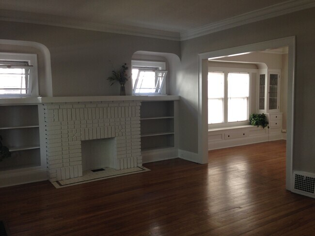 Living Room - 2135 Eldred Ave