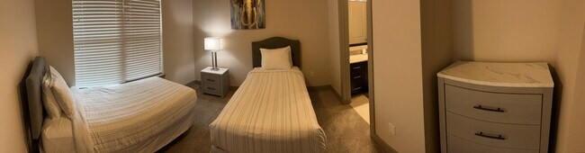 Building Photo - 5655 Carnegie Blvd