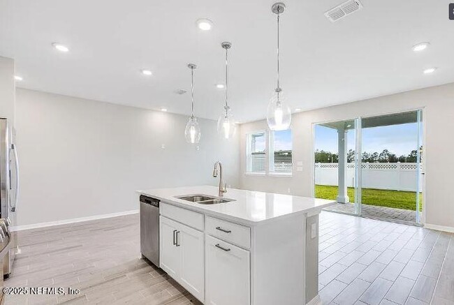 Building Photo - 240 Cherry Elm Dr