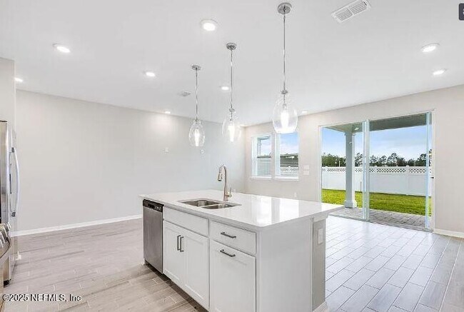 Foto del edificio - 240 Cherry Elm Dr