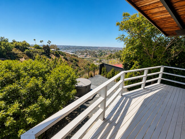 Foto del edificio - Stunning 3-Level Home with Canyon Views, Private Spa & Multiple Outdoor Living Spaces!