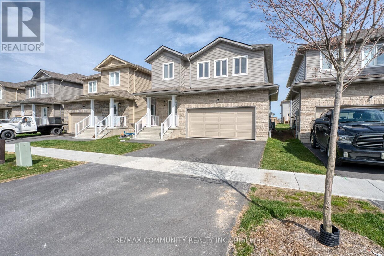 Primary Photo - 7 Millcreek Dr