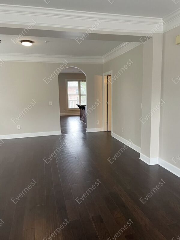 Foto del edificio - 3200 Long Blvd