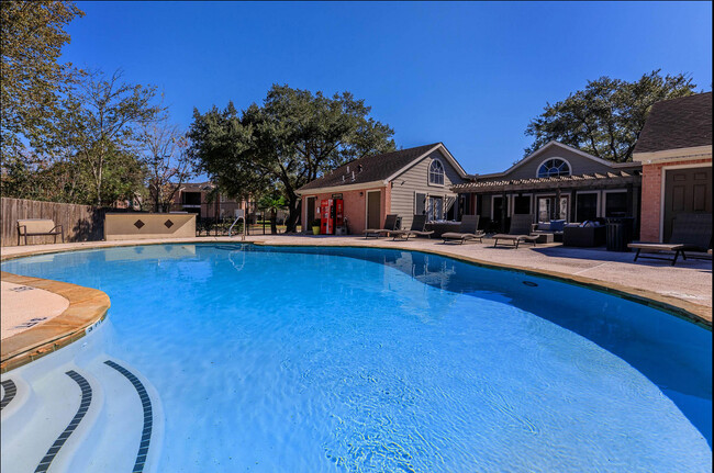 The Oaks of League City - Apartments in League City, TX | Apartments.com