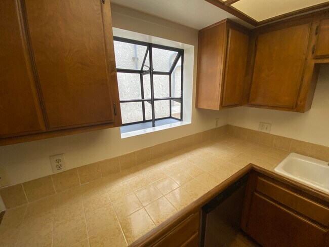 Foto del edificio - 10732 Lawler St