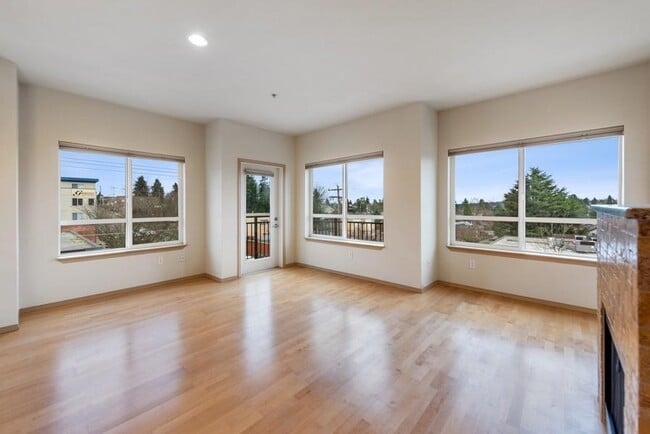 Building Photo - 2 bedroom in Seattle WA 98103