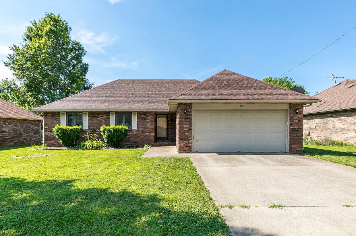 Primary Photo - 3 Bedroom, 2 Bath With A 2 Car Garage & PE...