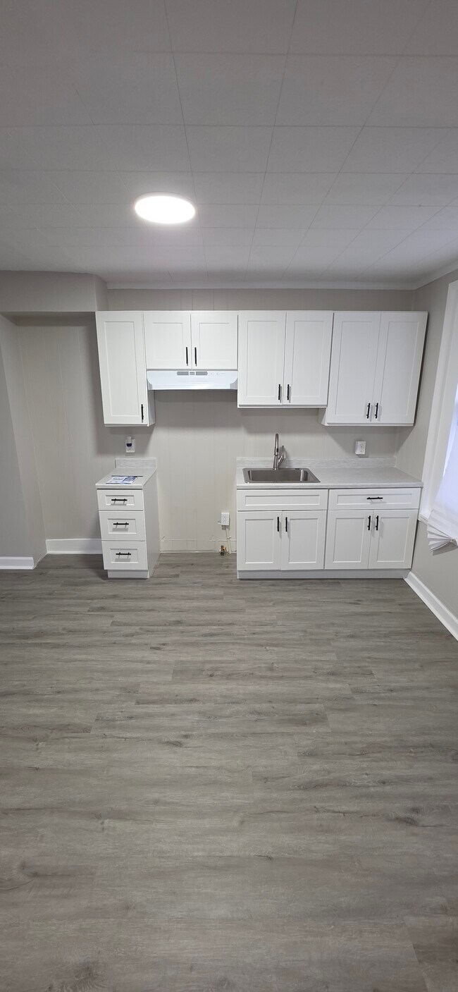 Building Photo - 1203 Darley Ave