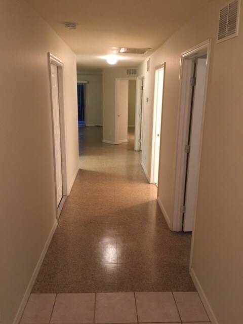 Foto del edificio - 906 Homestead Rd S