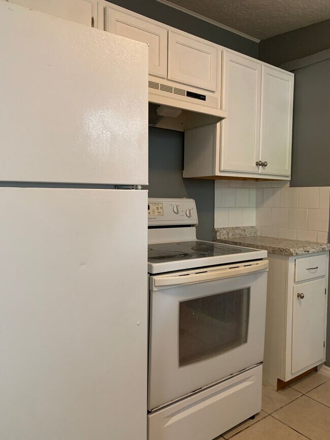 Foto del edificio - 3 Bedroom Ranch Style Home with Carport