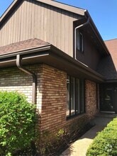 Building Photo - 1872 Mission Hills Ln