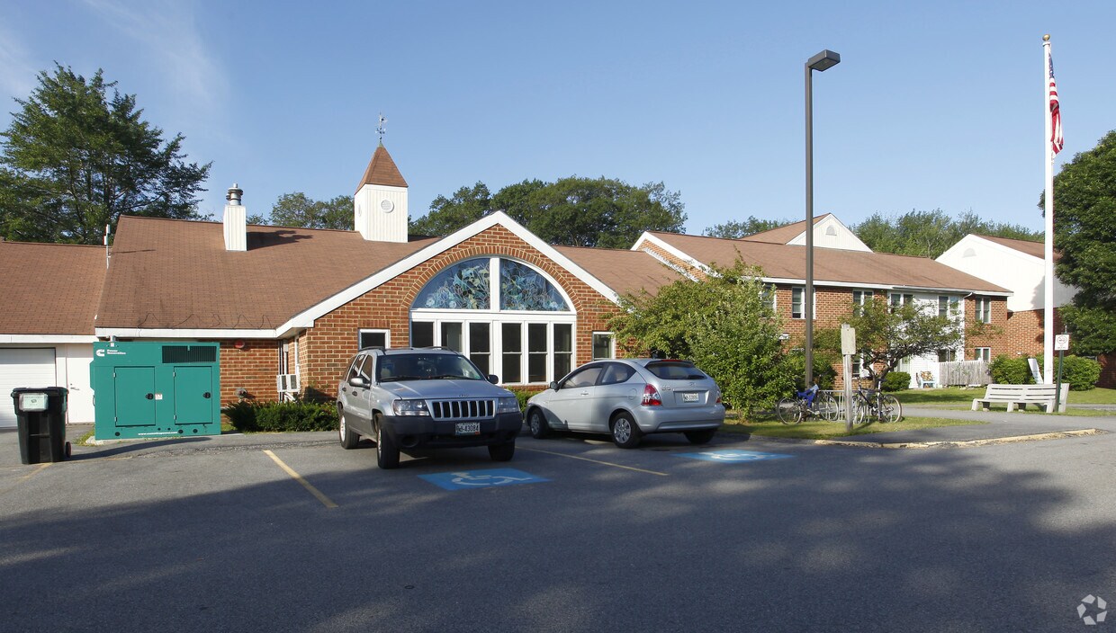 Primary Photo - St. Cyr Court