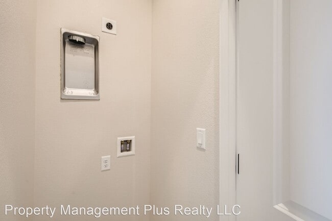 Building Photo - 3 br, 4 bath House - 1337 Baker Street