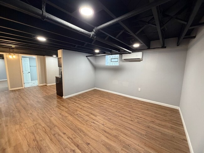 Building Photo - 6611 Kennedy Ave