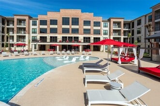 Building Photo - 13475 Rincon Dr