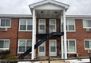 Building Photo - 4340 Wilson Ave